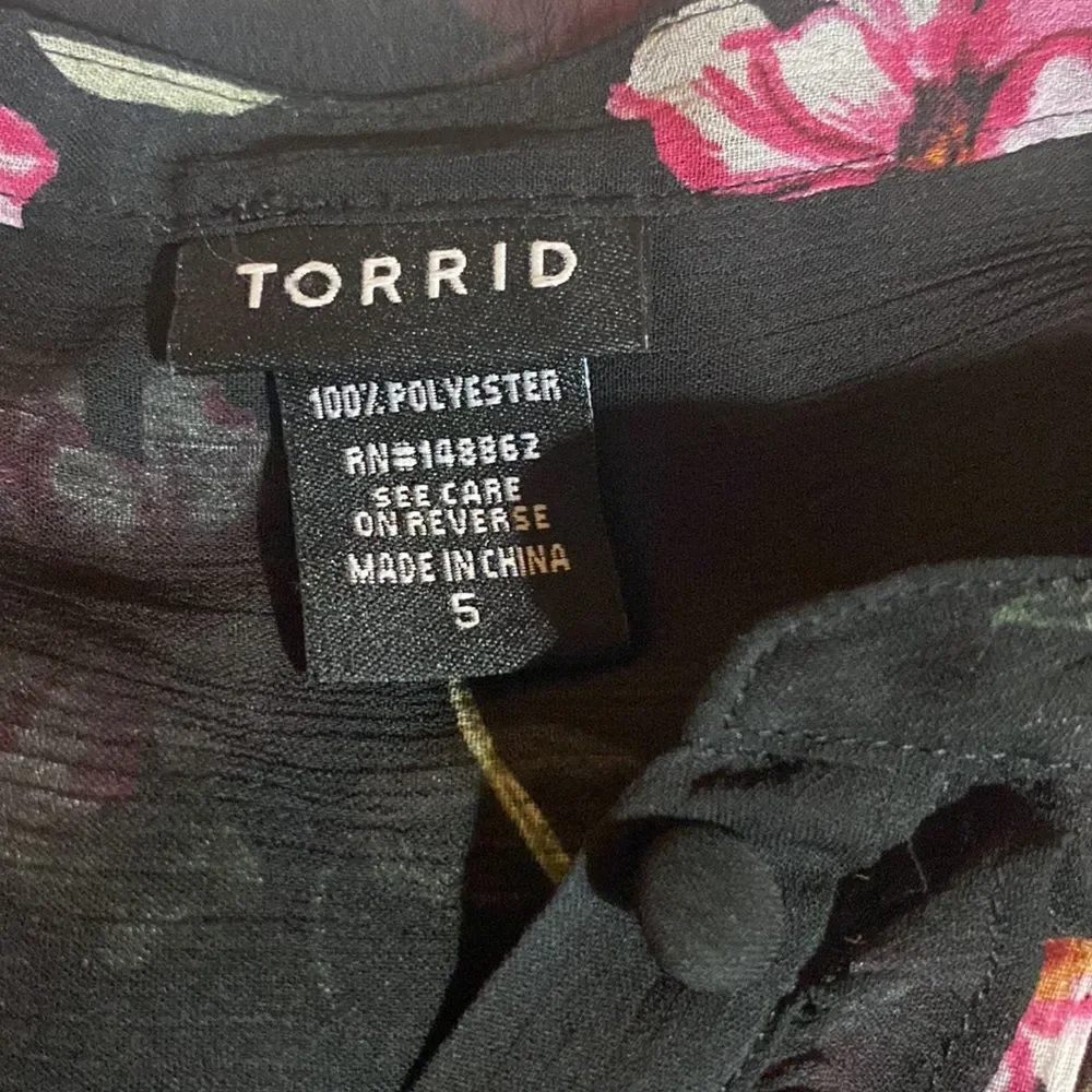 Torrid Wm’s Sz 4 Black Pink Floral Bubble Hem Sheer Chiffon Blouse